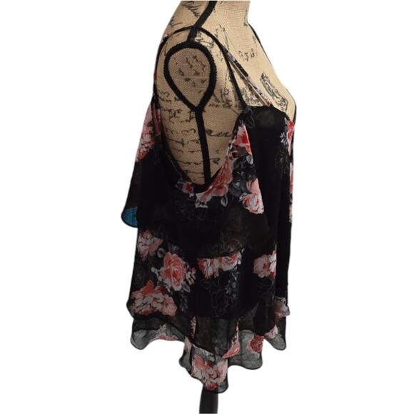 Torrid Black and Red Floral Chiffon Hanky Hem Cold Shoulder Top Plus Size 2X - Picture 7 of 11